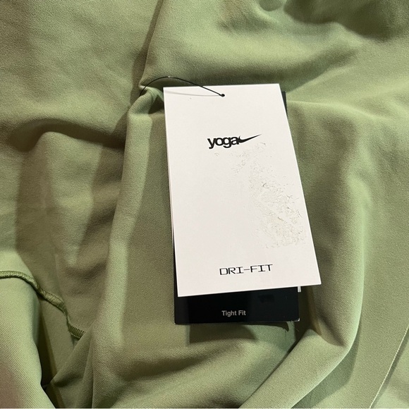 Nike Women's Dri-FIT Luxe Cropped Yoga Tank, Size XXL - Picture 5 of 10